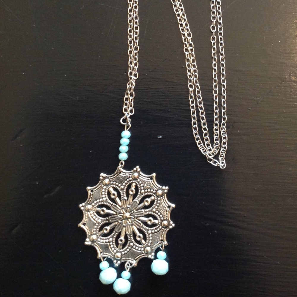 Silver and blue necklace - Picture 2 of 2